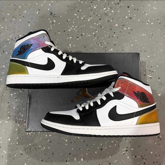 Air Jordan 1 Mid SE ‘Heat Reactive - Color Change’